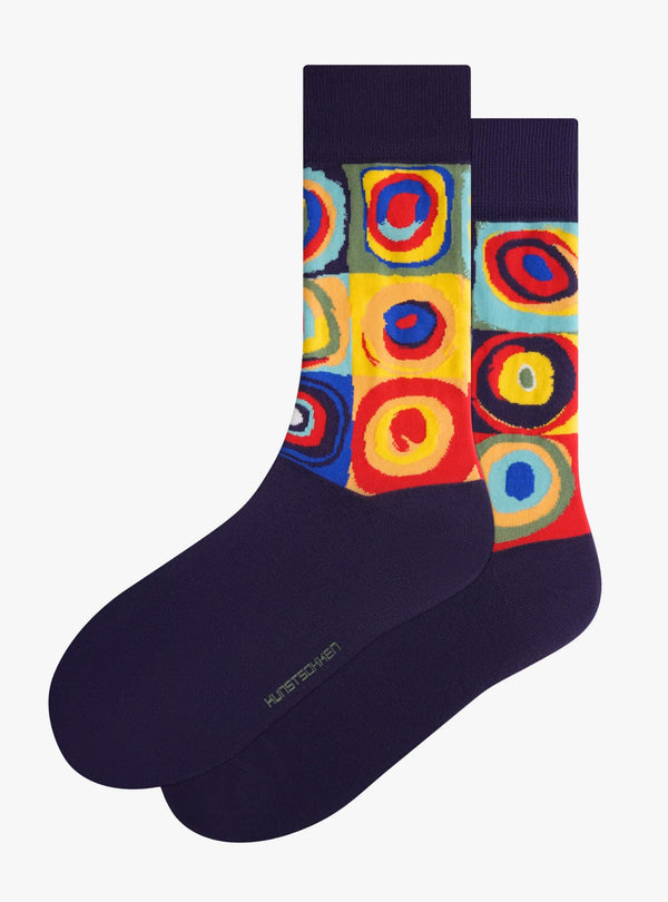 Estudio de color: cuadrados con círculos concéntricos