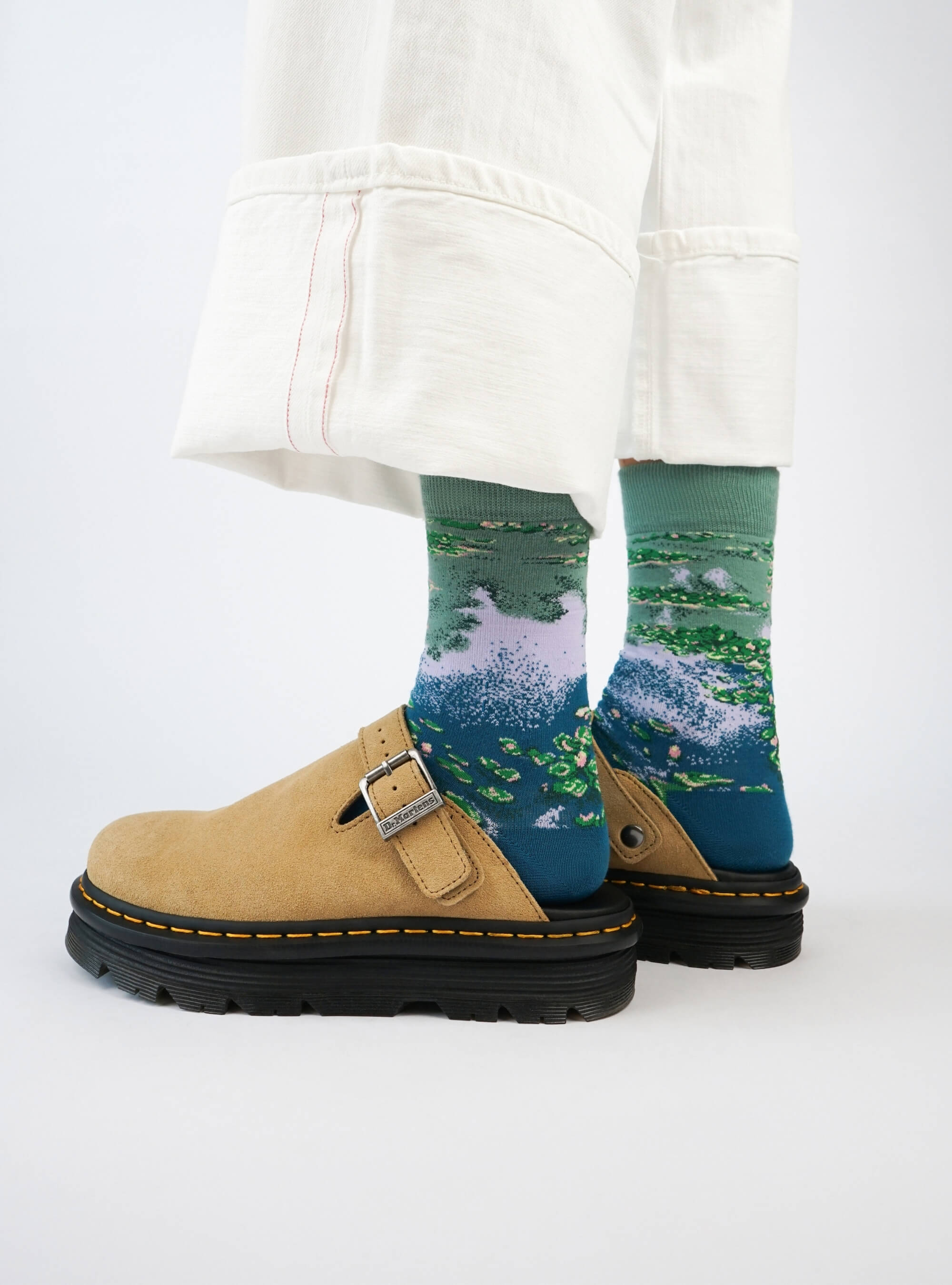 Waterlelies sokken gedragen